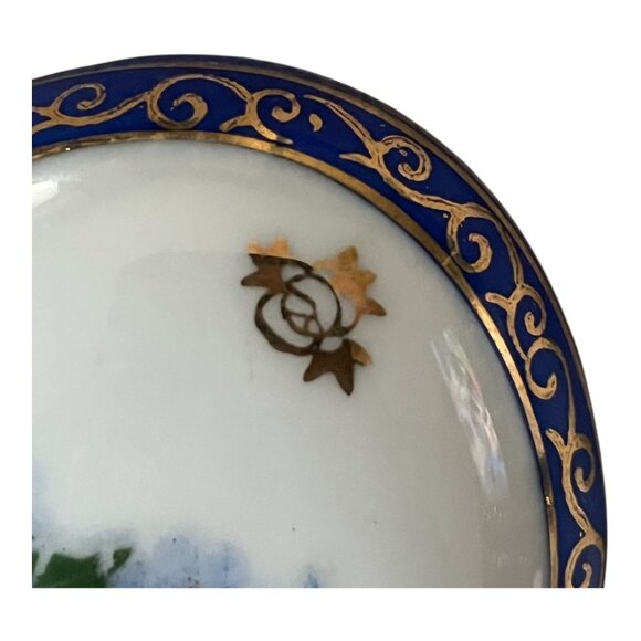 Vintage Japan Heart-Shaped Porcelain Trinket Box – Blue Floral with Gold Trim – - Picture 4 of 10